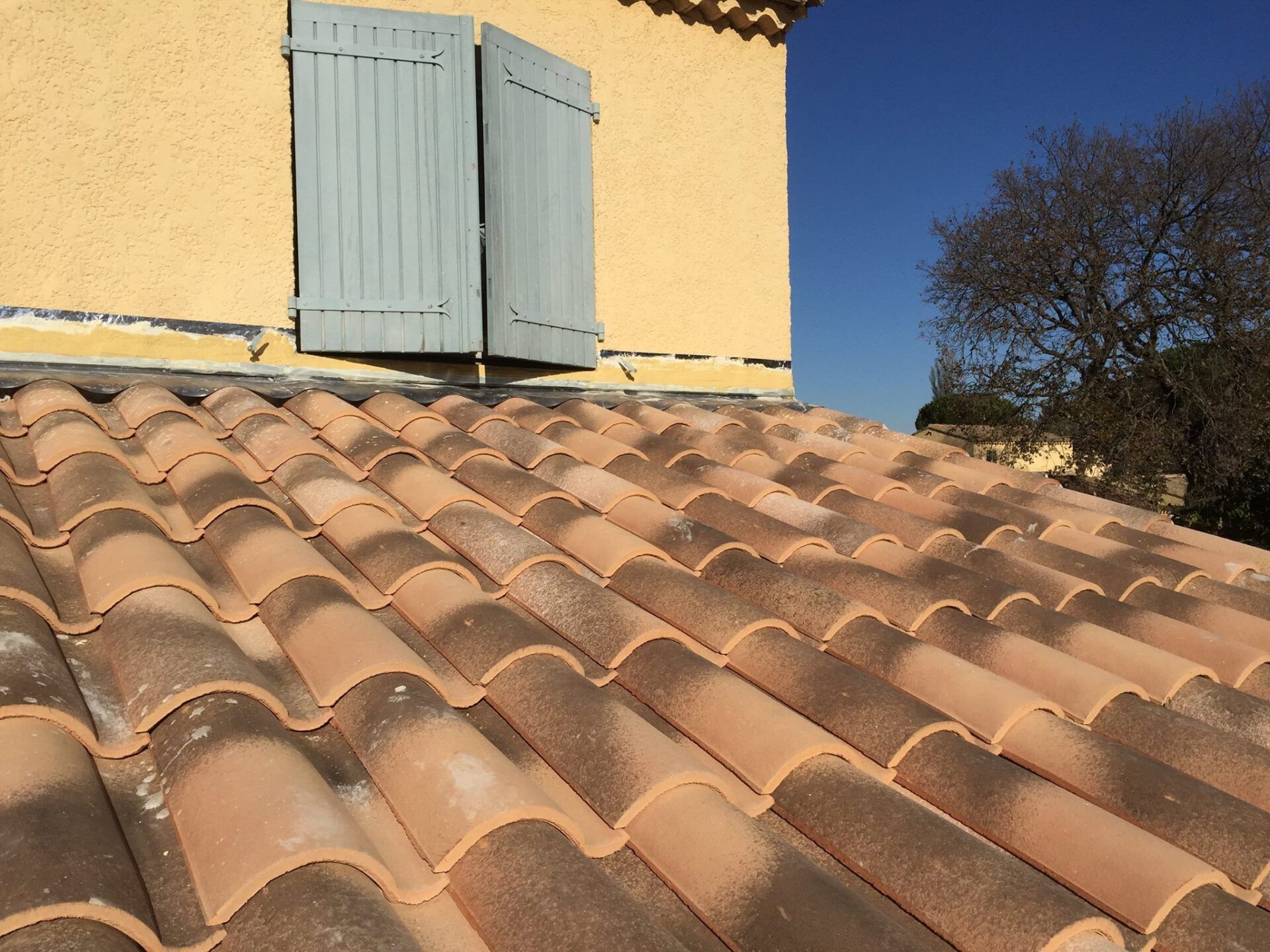 DA CUNHA Spécialiste de la rénovation de toitures de père en fils depuis 1985. Carpentras, Pernes-les-Fontaines, Monteux, Vaucluse.